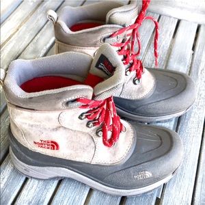 KIDS The North Face Boys Waterproof Boots Sz 5